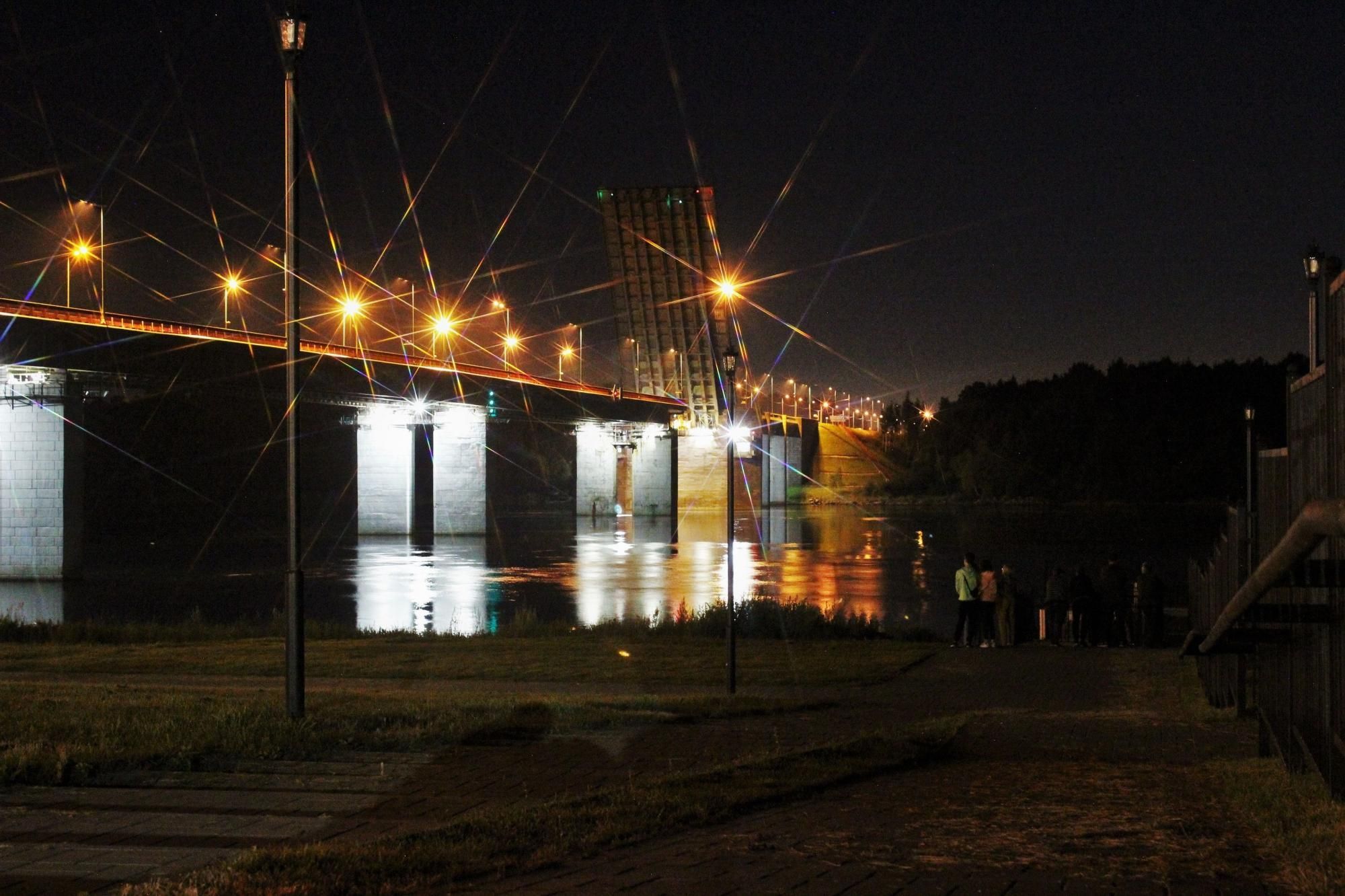 Ночная разводка Ладожского моста 