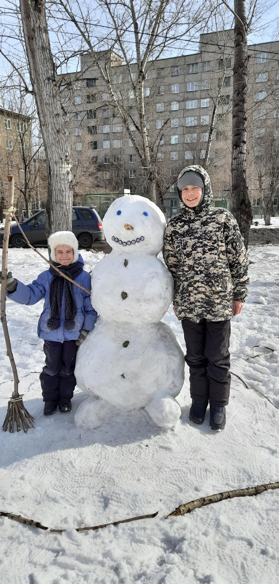 Весенний снеговик.