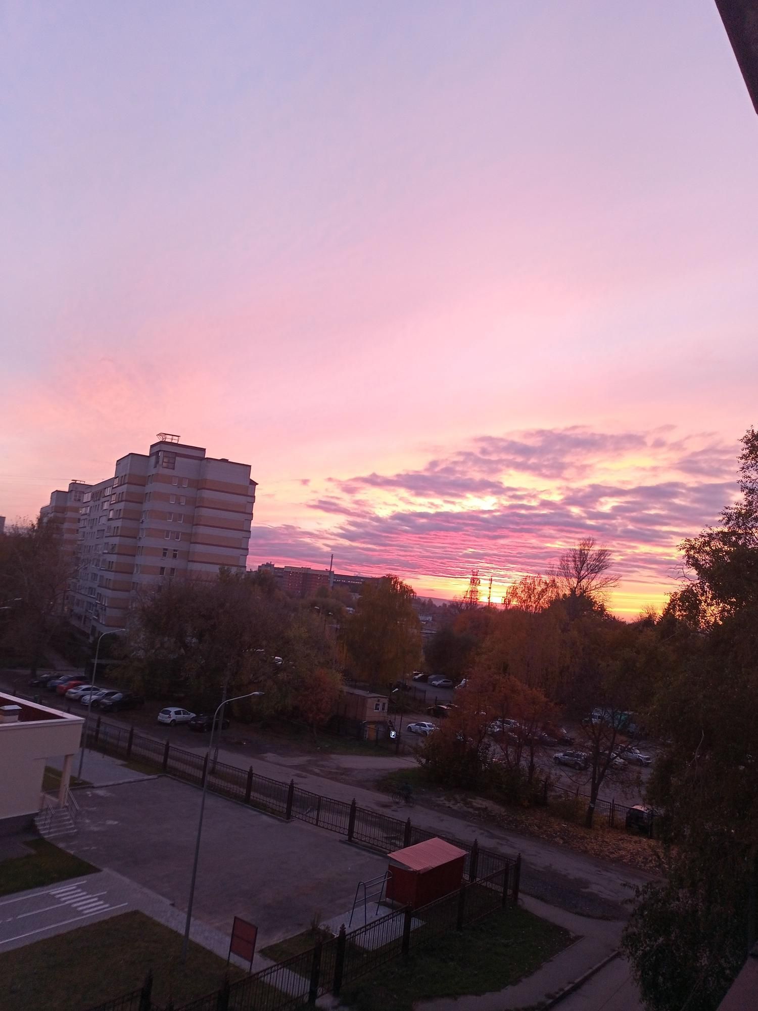 Закат в осенний вечер