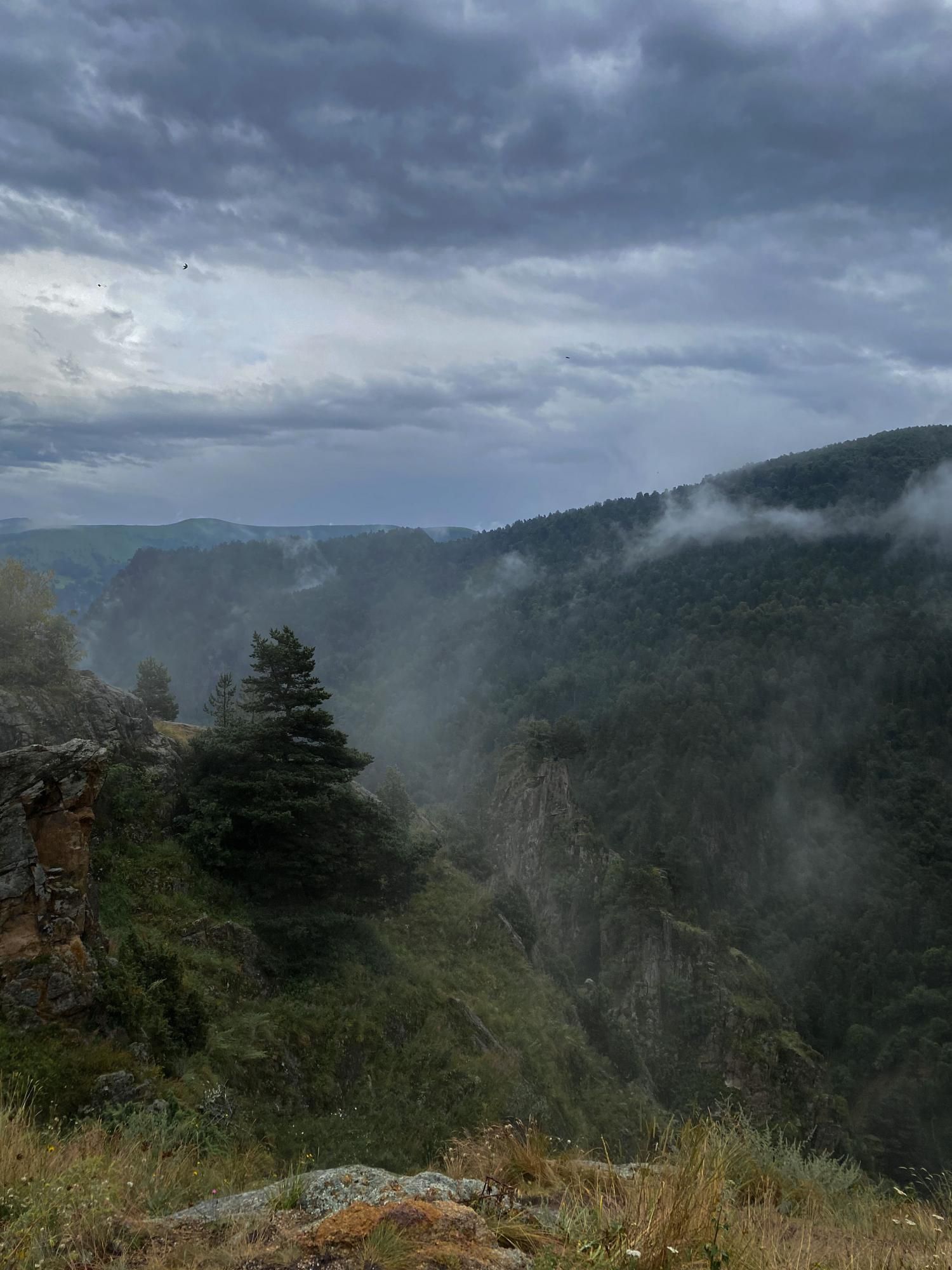 Вместе с облаками, там парит наша душа