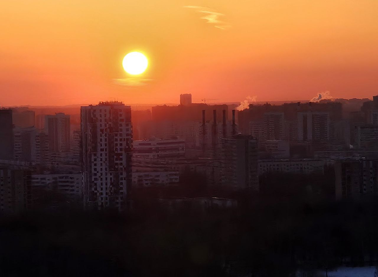 Город в золоте зари