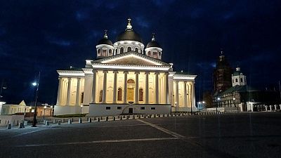 Сияние веры: Воскресенский собор в ночи