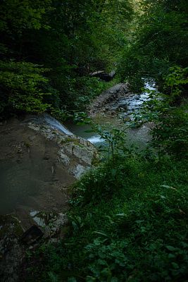 Спускаясь с водопада