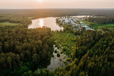 Раифский монастырь в золотой час