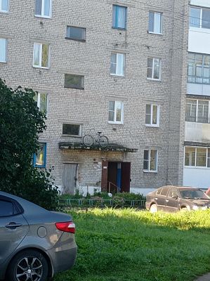 Во дворе