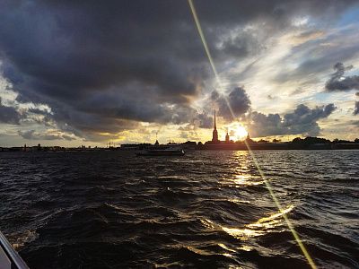 Золотой закат после дождя