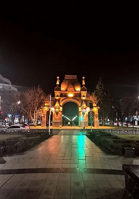 «Царские ворота»