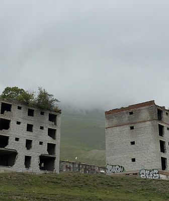 Молчание, нарушенное лишь ветром