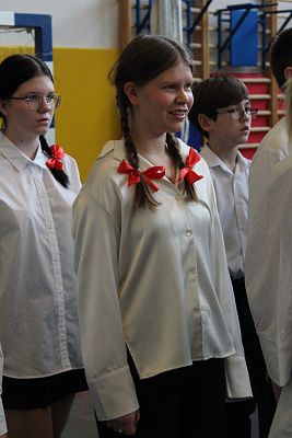 Алые банты победы