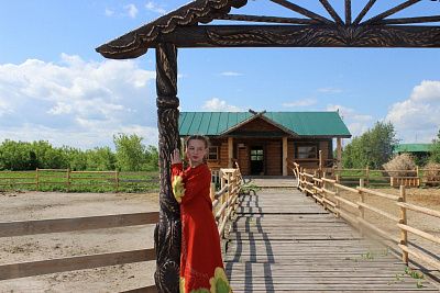 Под сенью традиций