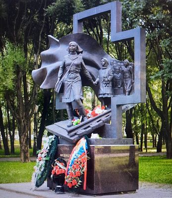 Памятник медицинским сёстрам в Череповце