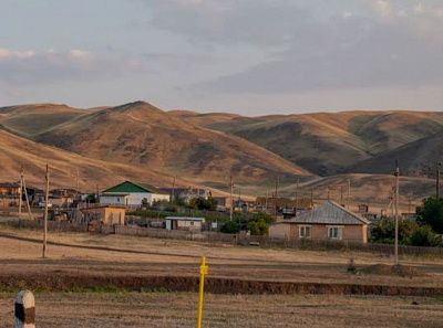 Гармония гор у домов