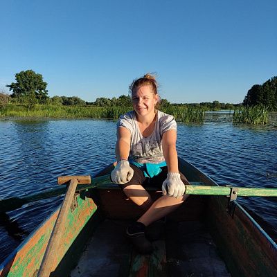 Прогулка на лодке в солнечный день