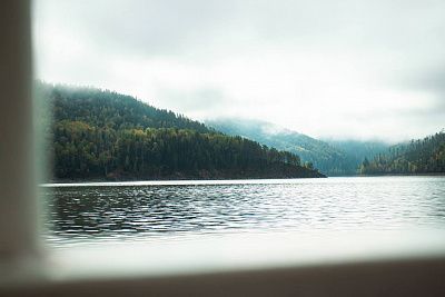В краю родном, в краю далеком…