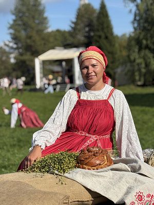Есть женщины в русских селеньях